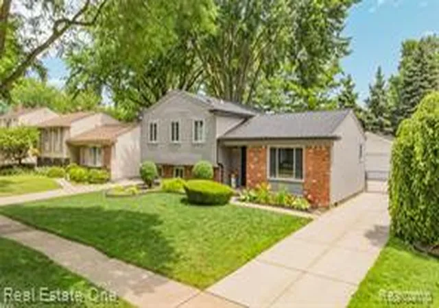 Homes for sale in Sterling Heights, MI | 42118 Villanova Dr, Sterling Heights, MI 48313 | MLS# 61008903