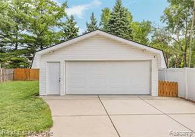 Homes for sale in Sterling Heights, MI | 42118 Villanova Dr, Sterling Heights, MI 48313 | MLS# 61008903