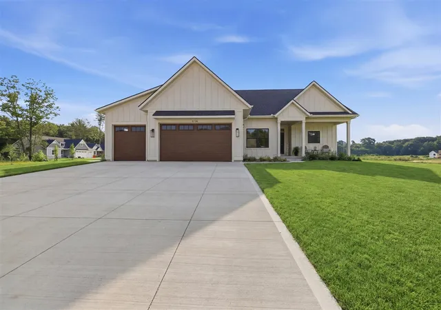 Photo 1 of Sale Pending at 4736 Lexem Dr, Hudsonville, MI 49426 | MLS# 70547445 | Listing updated on 2026-08-19