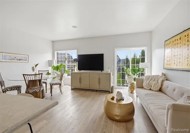 Listing Photo 4 - Condo for sale in building located at 4311 Miracles Blvd, Wayne, MI 48201