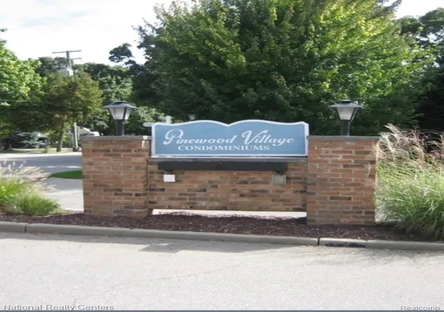 Homes for sale in Plymouth, MI | 212 Pinewood Ci Pinewood Dr #22, Plymouth, MI 48170 | MLS# 61009359