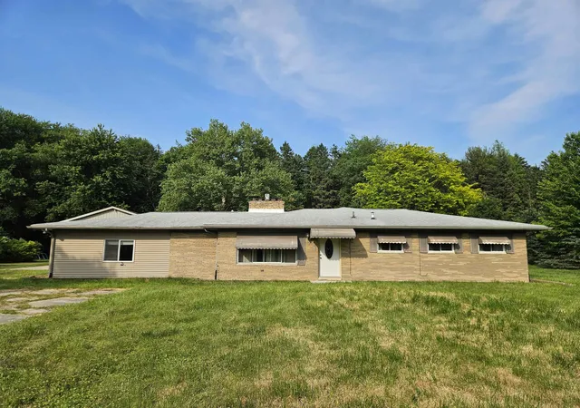Homes for sale in Birch Run, MI | 8525 Dixie Hwy, Birch Run, MI 48415 | MLS# 50210804