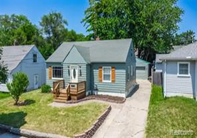 Photo 2 of Sale Pending at 3106 Yale St, Flint, MI 48503 | MLS# 61006403 | Listing updated on 2026-07-09