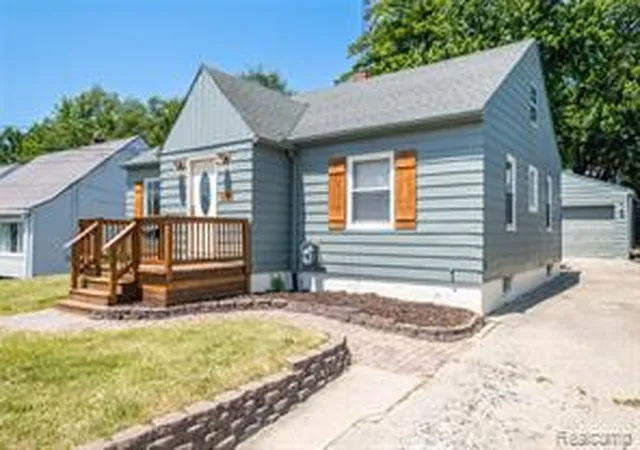 Photo 3 of Sale Pending at 3106 Yale St, Flint, MI 48503 | MLS# 61006403 | Listing updated on 2026-07-09