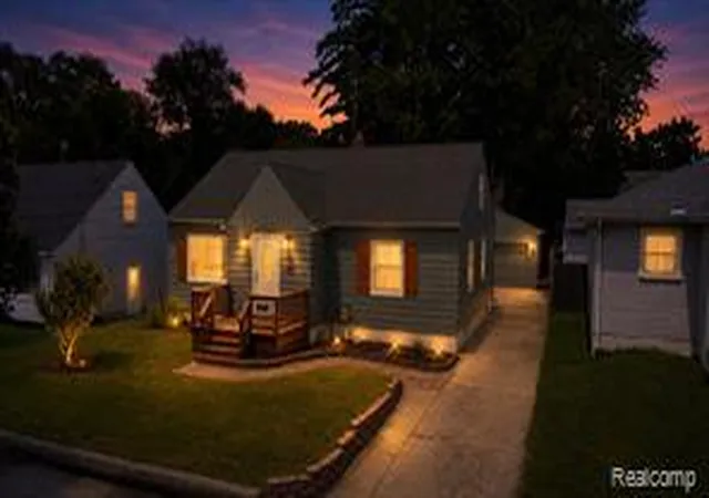 Photo 4 of Sale Pending at 3106 Yale St, Flint, MI 48503 | MLS# 61006403 | Listing updated on 2026-07-09
