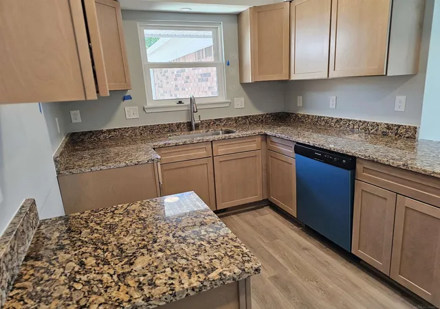 2nd image of 37971 Dor Sal St, Sterling Heights, MI 48312 | MLS# 50211161