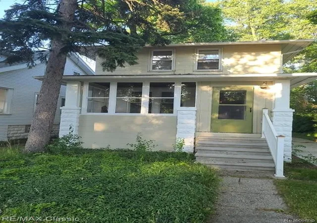 2nd image of 300 Baker St, Royal Oak, MI 48067 | MLS# 60963079