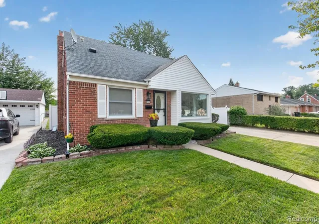 Photo 2 of Single family home for sale at 8063 Pelham Rd, Allen Park, MI 48101 2244 | MLS# 61024716 | Listing updated on 2026-10-02