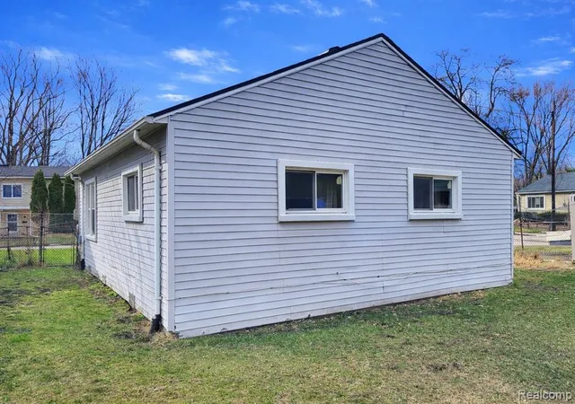 Homes for sale in Westland, MI | 32516 Newaygo St, Westland, MI 48186 | MLS# 60978146