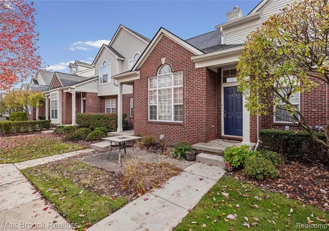 Photo 4 of Condominium at 19105 Alexa Dr, Walled Lake, MI 48390 | MLS# 60970409 | | Sold on 2026-08-06