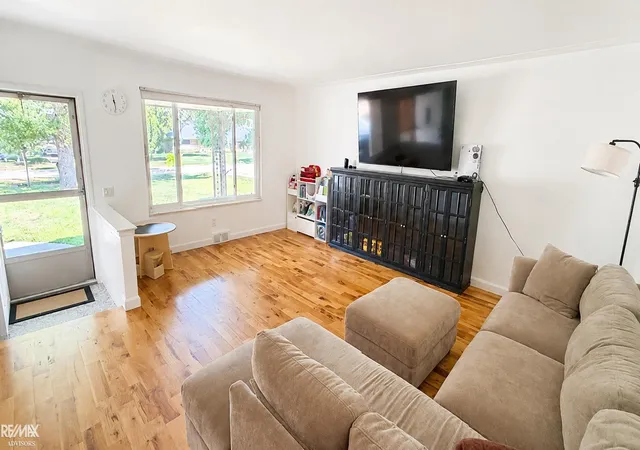 Photo 2 of Sale Pending at 38174 Willowmere St, Harrison Township, MI 48045 | MLS# 50219041 | Listing updated on 2026-08-26