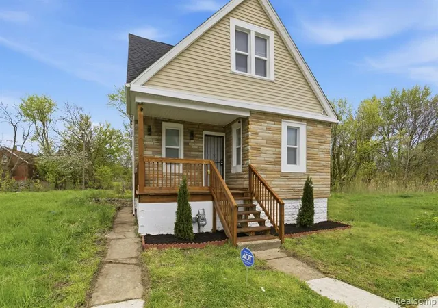 2nd image of 3869 Harding St, Detroit, MI 48214 | MLS# 60990174