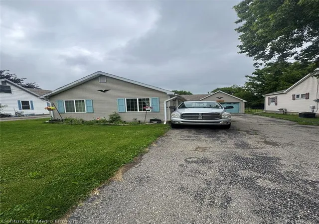 1st image of 1128 W Parkwood Ave, Flint, MI 48507 3632 | MLS# 61006434