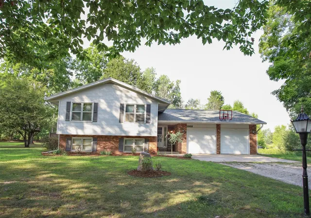 2nd image of 20420 Thornapple Ln, Big Rapids, MI 49307 | MLS# 70486540
