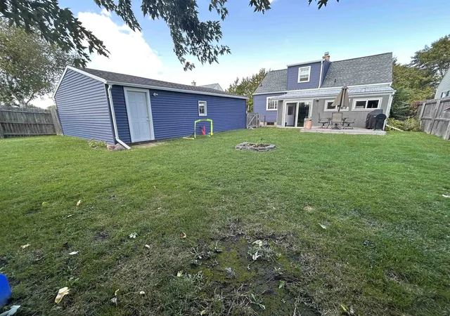 Photo 3 of Sale Pending at 1802 34th Street, Bay City, MI 48708 | MLS# 50189785 | Listing updated on 2025-10-31