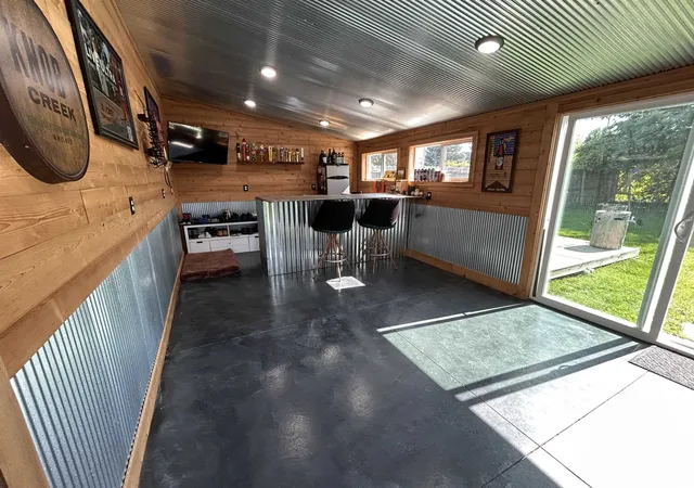 Photo 3 of Sale Pending at 1802 34th Street, Bay City, MI 48708 | MLS# 50189785 | Listing updated on 2025-10-31
