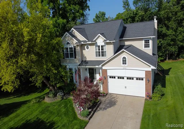 Homes for sale in Orion Twp, MI | 3094 Waldon Park Dr, Orion Twp, MI 48359 1336 | MLS# 61007584