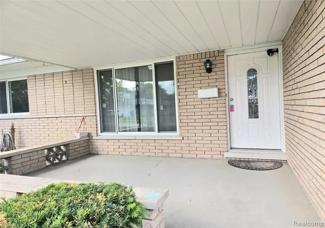 Photo 3 of Sale Pending at 3639 Pall Dr, Warren, MI 48092 1952 | MLS# 61012410 | Listing updated on 2026-09-13