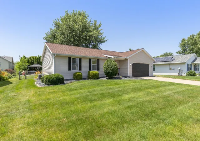 2nd image of 4815 Sweet Cherry Ln, Kalamazoo, MI 49004 | MLS# 70543109