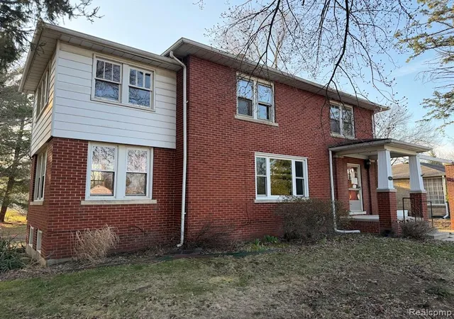 Homes for sale in Romulus, MI | 12100 Elmview St, Romulus, MI 48174 | MLS# 60983819