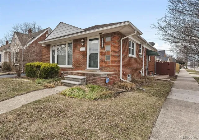 Homes for sale in Allen Park, MI | 15629 Oceana Ave, Allen Park, MI 48101 | MLS# 60977452
