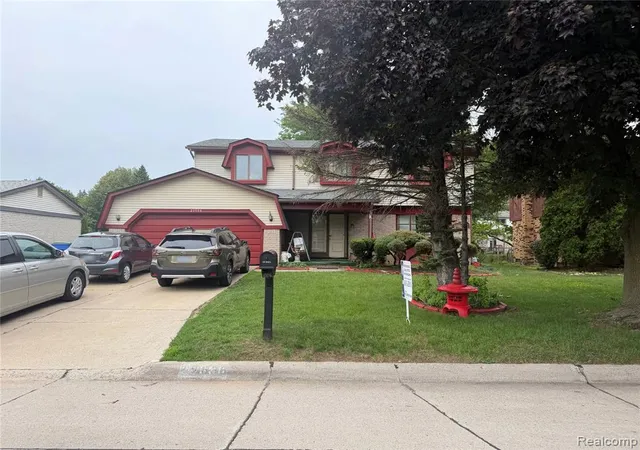 1st image of 29538 E Nottingham Cir, Warren, MI 48092 | MLS# 61003365