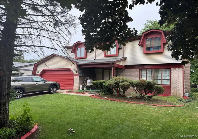 2nd image of 29538 E Nottingham Cir, Warren, MI 48092 | MLS# 61003365
