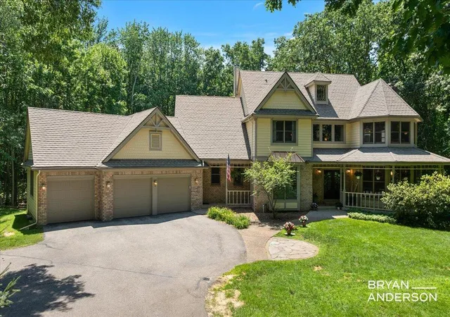 Photo 3 of Sale Pending at 3324 Whitburn Ct, Ada, MI 49301 | MLS# 70544051 | Listing updated on 2026-09-15