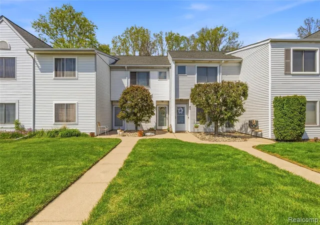 Homes for sale in Mount Clemens, MI | 42 Rosebud Ln, Mount Clemens, MI 48043 | MLS# 61004586