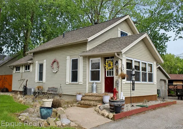 Homes for sale in Yale, MI | 12 Mccoll St, Yale, MI 48097 | MLS# 60994410