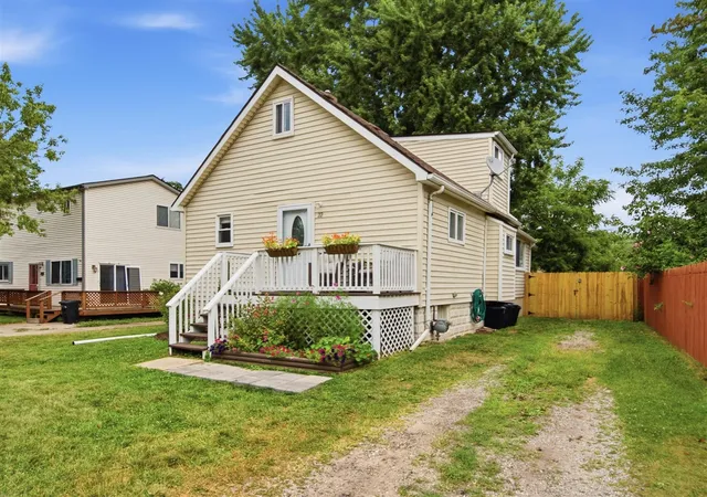Photo 3 of Sale Pending at 22 N Highland St, Mount Clemens, MI 48043 | MLS# 70549281 | Listing updated on 2026-08-17