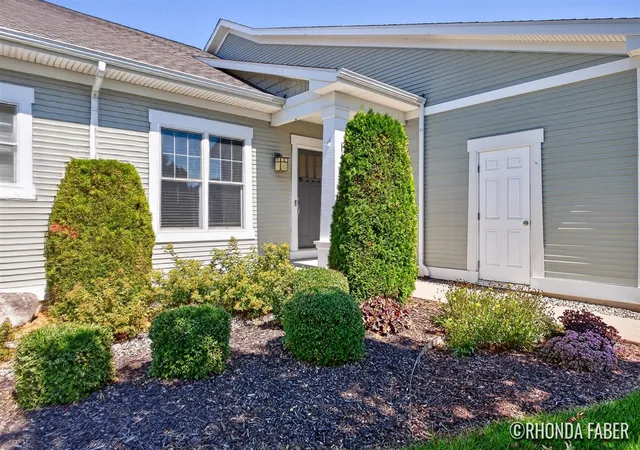 Photo 2 of Sale Pending at 1792 N Trillium Cir, Zeeland, MI 49464 | MLS# 70554918 | Listing updated on 2026-08-28