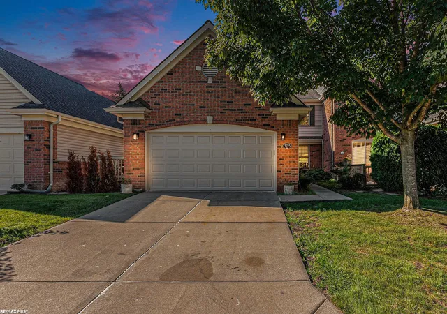 1st image of 3715 Knightbridge Cir Cir, Sterling Heights, MI 48314 | MLS# 50187010