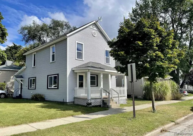 Homes for sale in Ludington, MI | 310 W Court St, Ludington, MI 49431 | MLS# 61008176