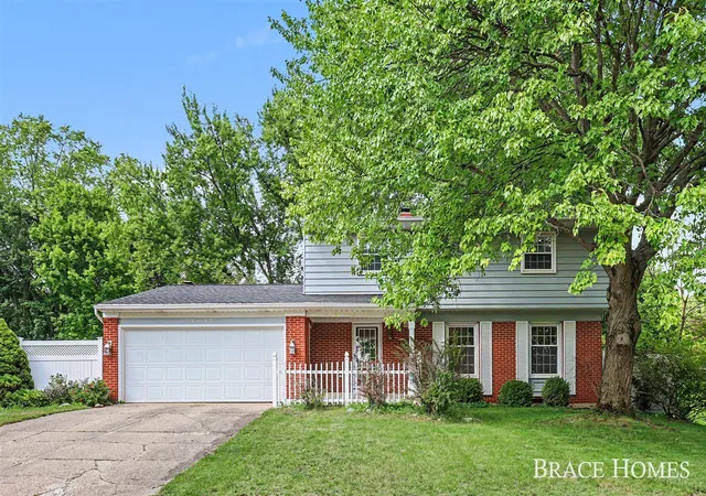 1st image of 6197 Dunbarton St, Ada, MI 49301 | MLS# 70553664