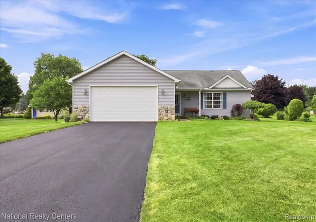 Photo 3 of Sale Pending at 10844 Mackinaw Trl, Fowlerville, MI 48836 9639 | MLS# 61014444 | Listing updated on 2026-08-30