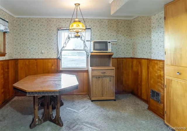Photo 4 of Sale Pending at 3216 Warren Dr, Waterford, MI 48329 3545 | MLS# 61024663 | Listing updated on 2026-09-16