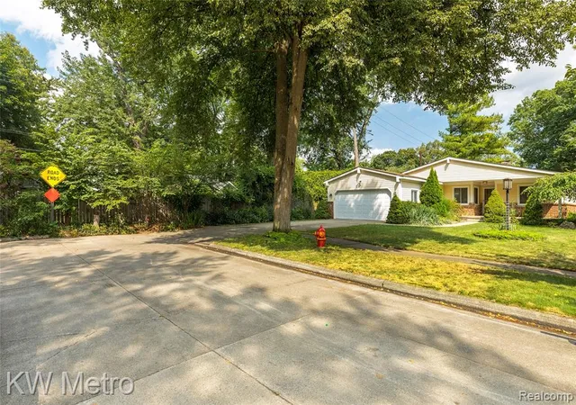 Photo 50 of Sale Pending at 2330 N Washington Ave, Royal Oak, MI 48073 4025 | MLS# 61024180 | Listing updated on 2026-09-14
