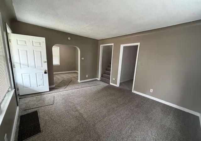 2nd image of 806 Alvord Ave, Flint, MI 48507 | MLS# 50199799