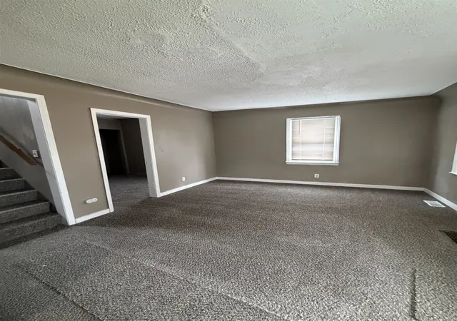 3rd image of 806 Alvord Ave, Flint, MI 48507 | MLS# 50199799
