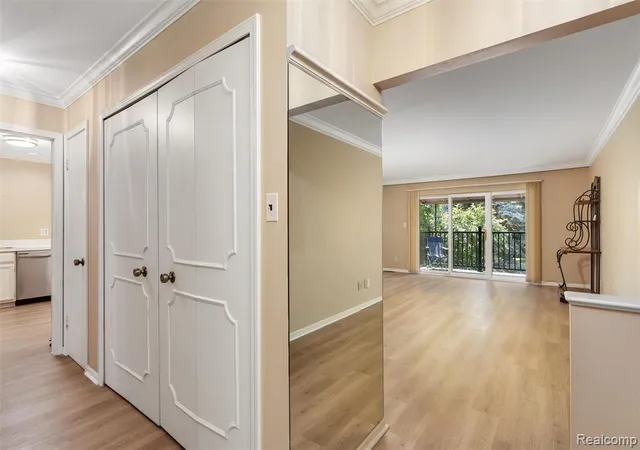 Homes for sale in Bloomfield Hills, MI | 2426 Mulberry Sq #55, Bloomfield Hills, MI 48302 | MLS# 61005022