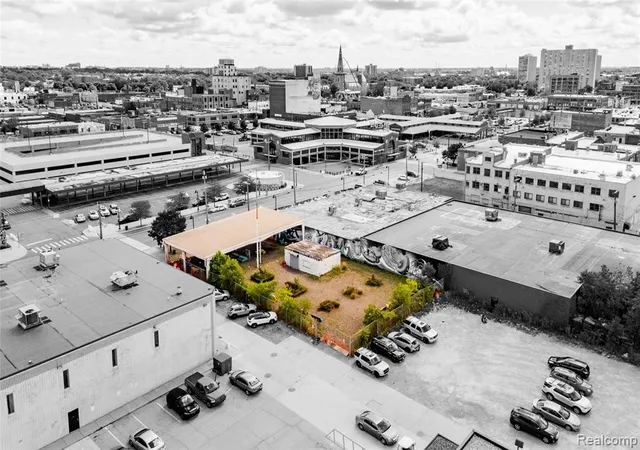 4th image of 2801 Russell St, Detroit, MI 48207 2619 | MLS# 60937775