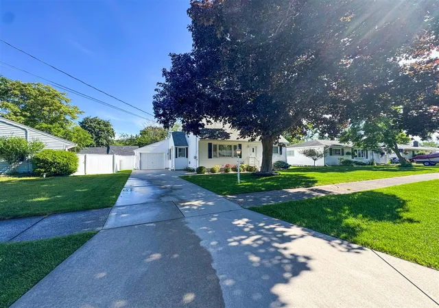 Homes for sale in Norton Shores, MI | 2304 Columbus Ave, Norton Shores, MI 49441 | MLS# 70542544