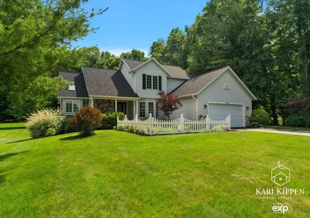 Homes for sale in Alto, MI | 8150 Country Pine Dr, Alto, MI 49302 | MLS# 70541214