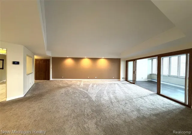 Homes for sale in Novi, MI | 43000 12 Oaks Crescent Dr #2033, Novi, MI 48377 | MLS# 61002153