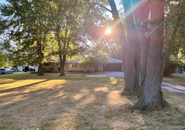 Photo 2 of Single family home for sale at 24750 Taft Rd, Novi, MI 48375 2273 | MLS# 61025602 | Listing updated on 2026-08-31
