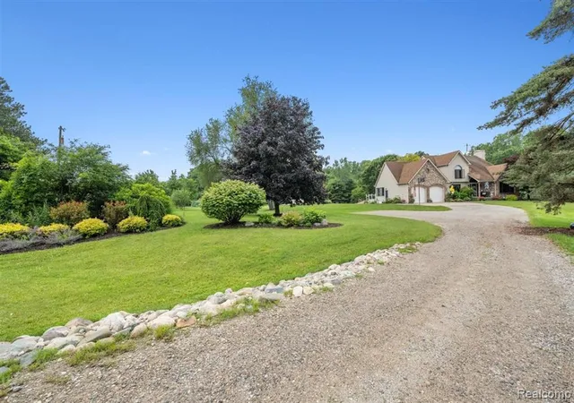 image of 125 Olde Franklin Dr, Howell, MI 48855 | MLS# 61006471