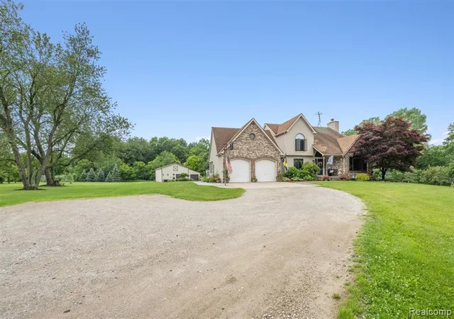 image of 125 Olde Franklin Dr, Howell, MI 48855 | MLS# 61006471