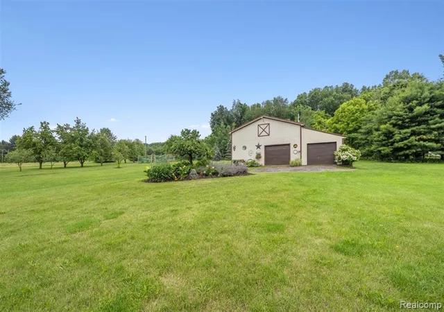 image of 125 Olde Franklin Dr, Howell, MI 48855 | MLS# 61006471
