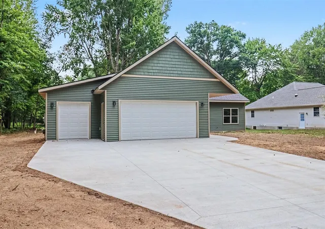 image of 9621 Sunset Dr, Stanwood, MI 49346 | MLS# 70551016